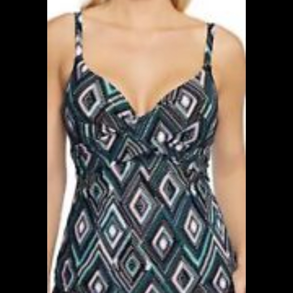 Island Escape Gemini Underwire Tankini Top NWT
